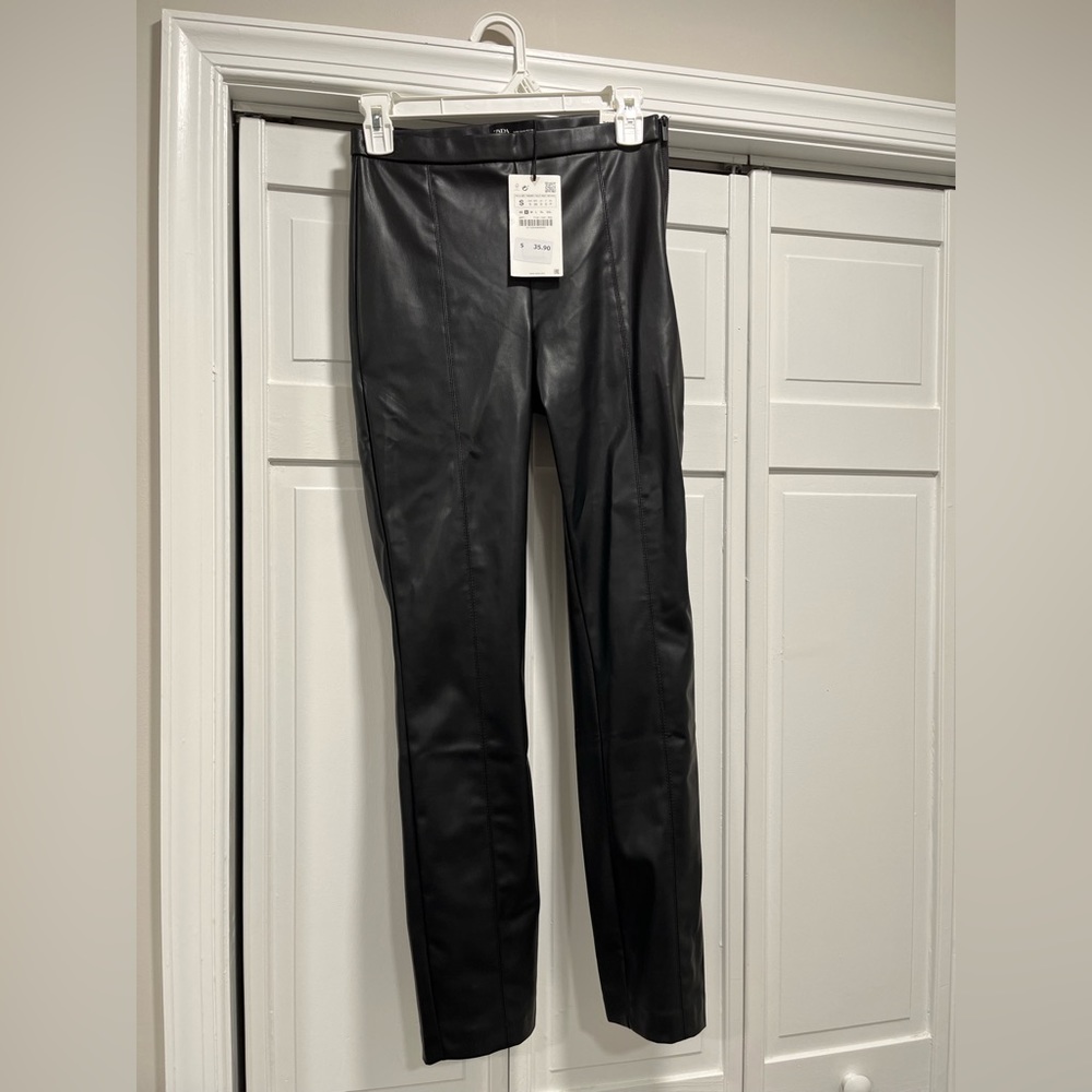 Never worn faux leather leggings
